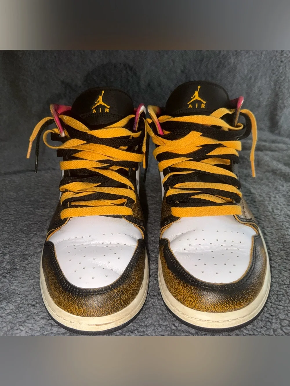 Air Jordan 1 Mid SE “Wear Away” Black/Taxi – Men’s 10.5
